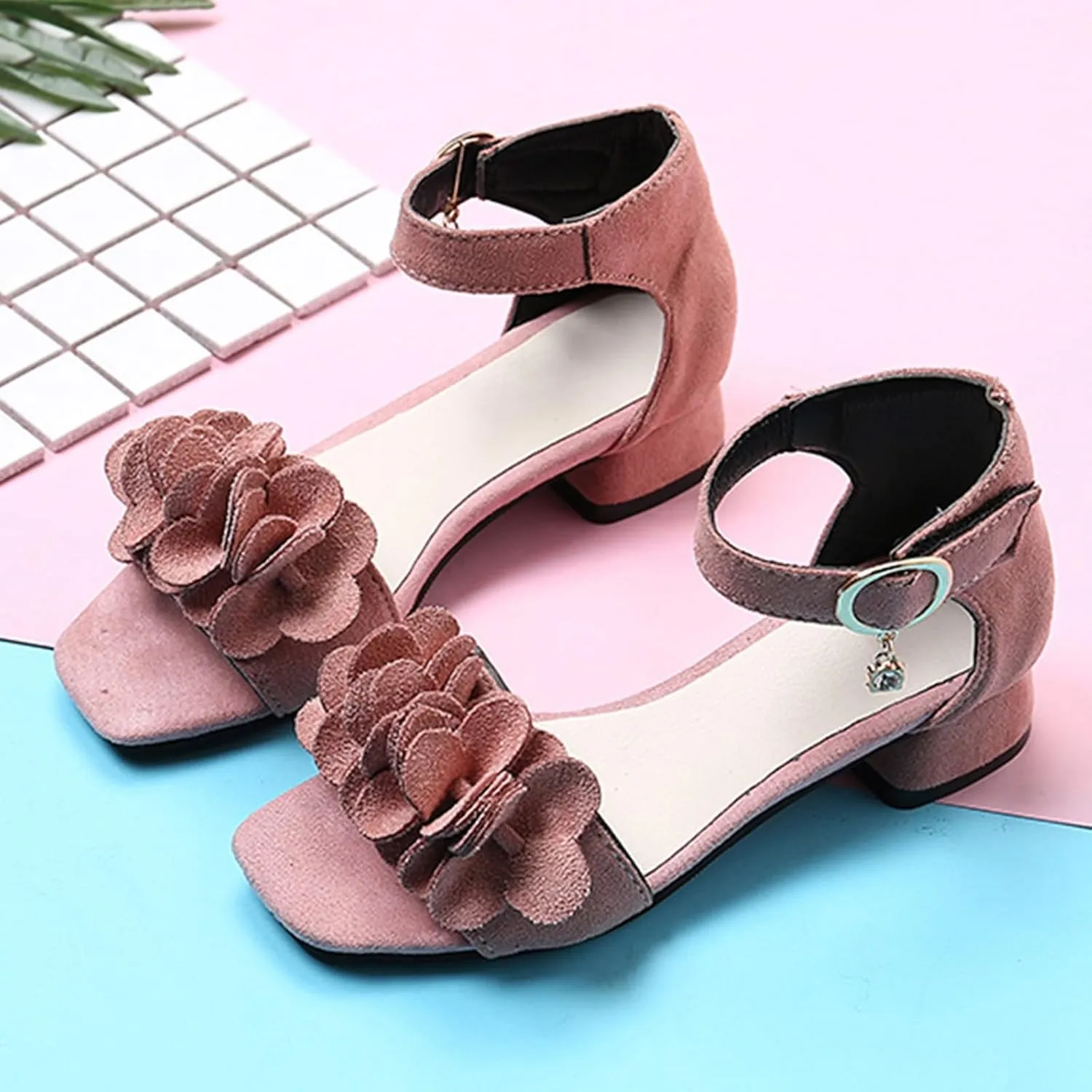 Children Shoes Thick High Heeled Sandals Fashionable Small High Heeled Flower Sandals Kid Slipper Kids Fuzzy Slippers
