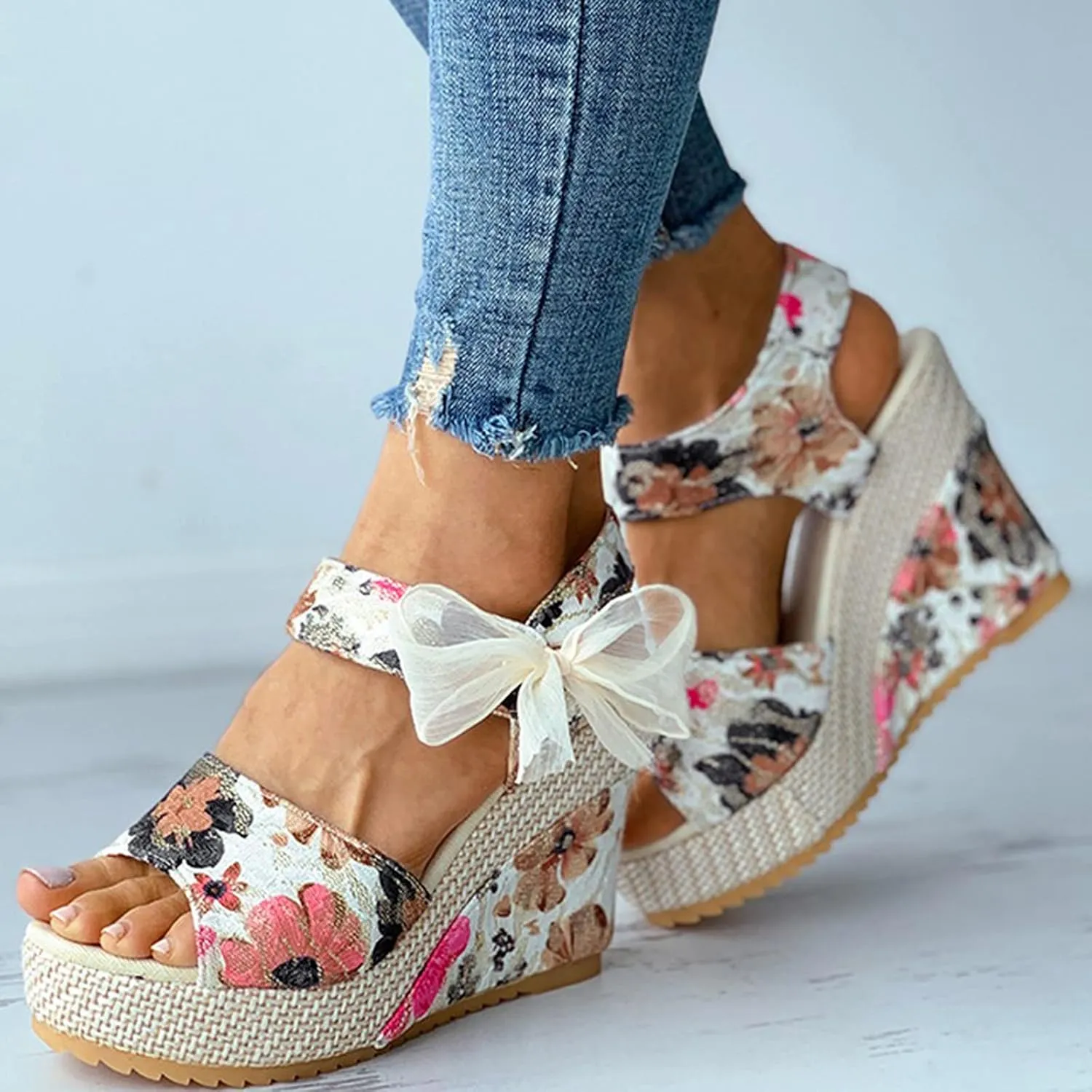 Eduavar Wedge Sandals for Women, Sandals for Women Summer Beach Sandals Floral Shoes Casual Ring Toe Flat Sandals