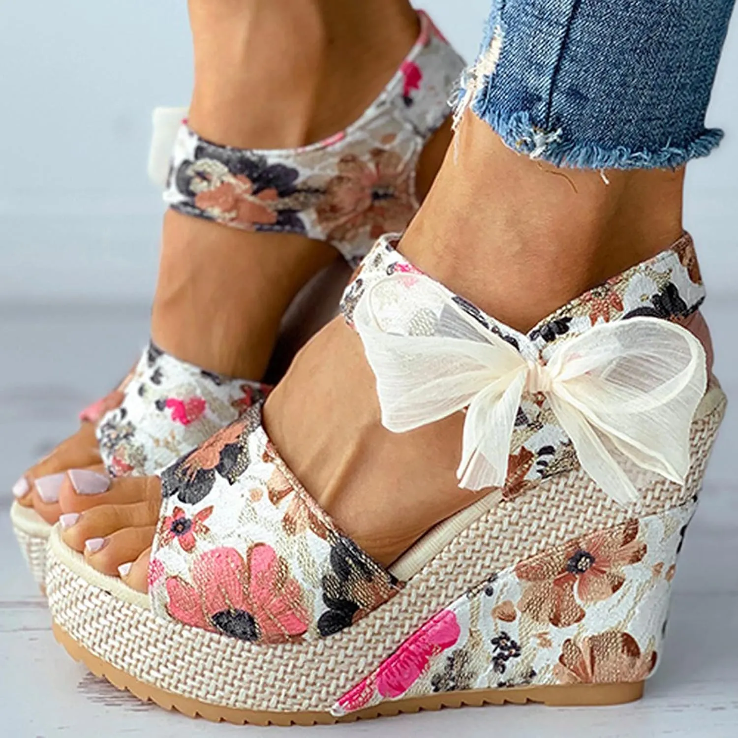 Eduavar Wedge Sandals for Women, Sandals for Women Summer Beach Sandals Floral Shoes Casual Ring Toe Flat Sandals