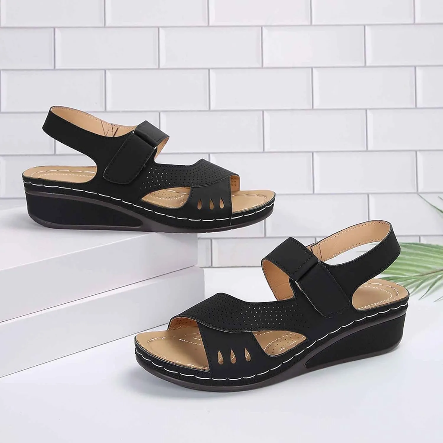 Flat Sandals for Women Round Toe Cross Straps Hollow Out Wedge Heel Breathable Lightweight Beach Walking Sandals