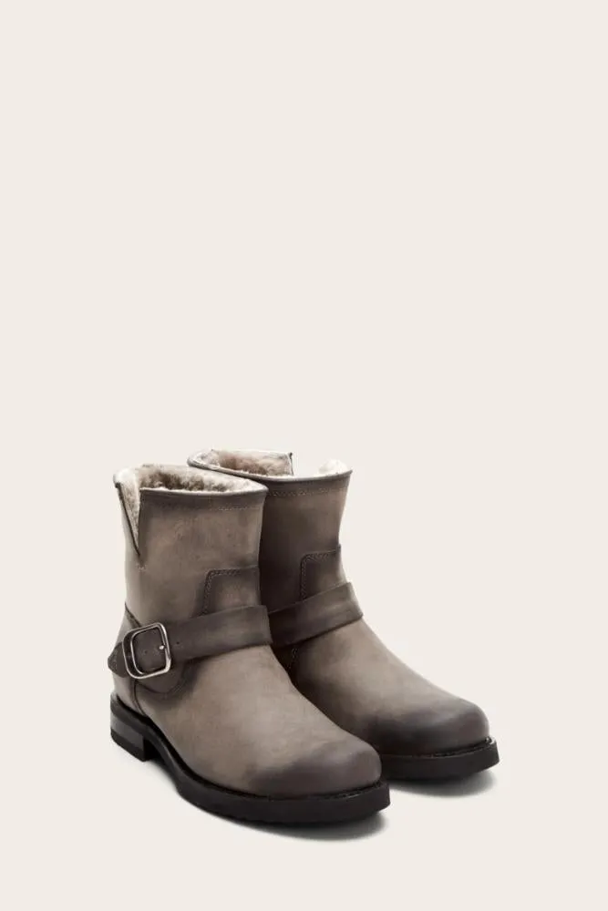 Frye  Women's 70922 Grey M
