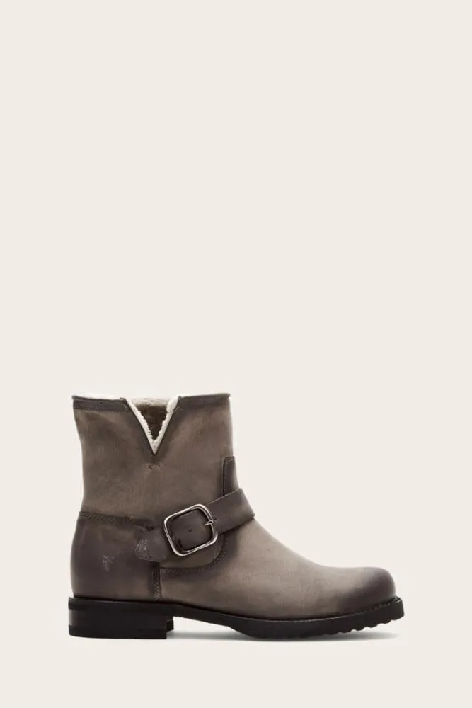 Frye  Women's 70922 Grey M