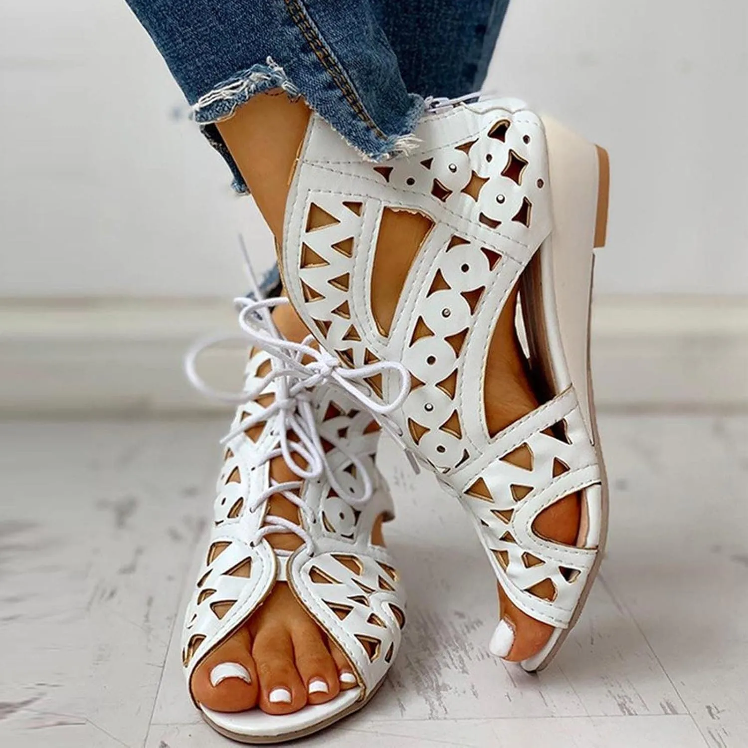 Hollow Out Sandals for Women Summer Casual Cross Lace up Open Toe Back Zipper Flat Sandals Lightweight Gladiator Shoes