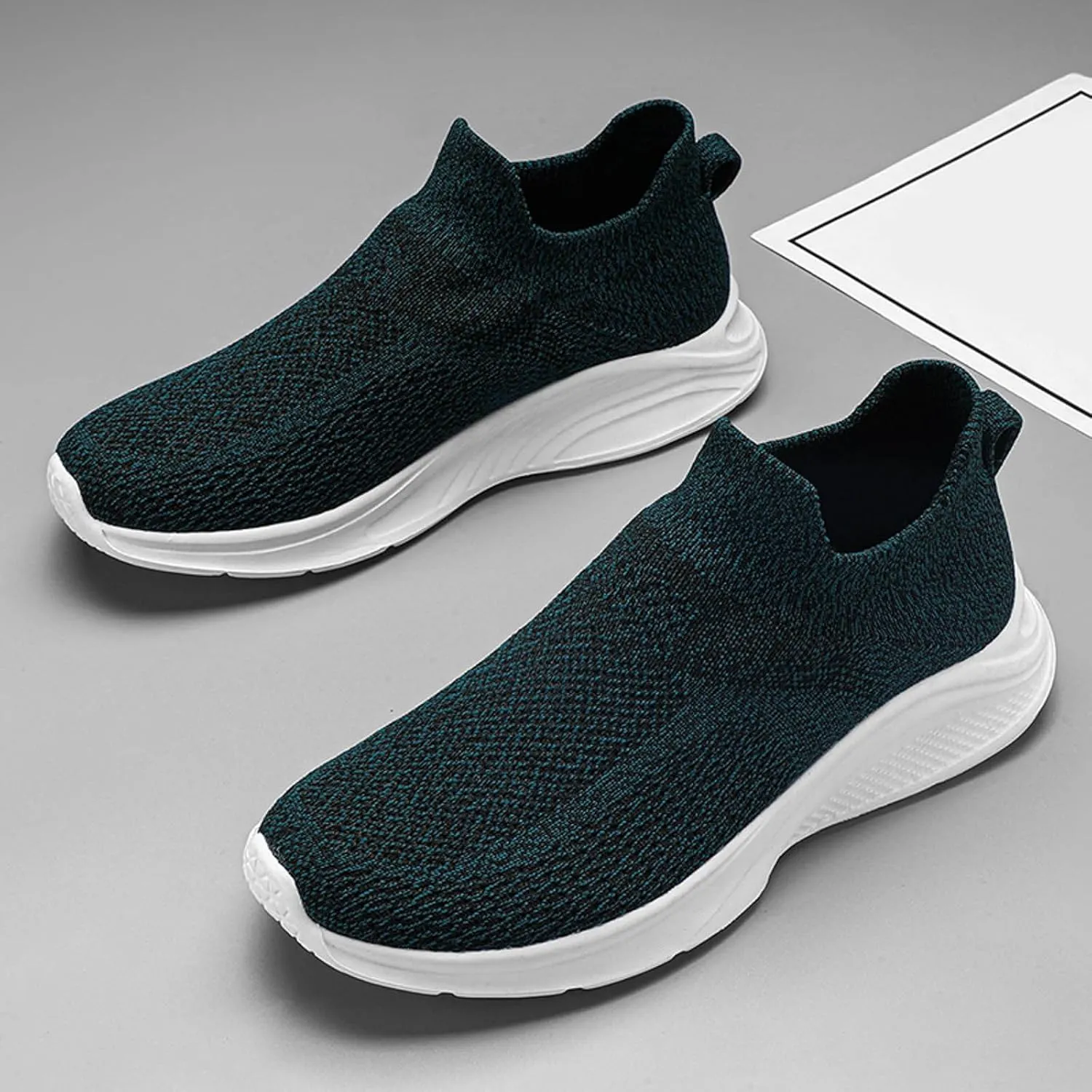 Men Sports Shoes Fashionable New Pattern Simple and Pure Color Comfortable Mesh Breathable and Sneaker for Men