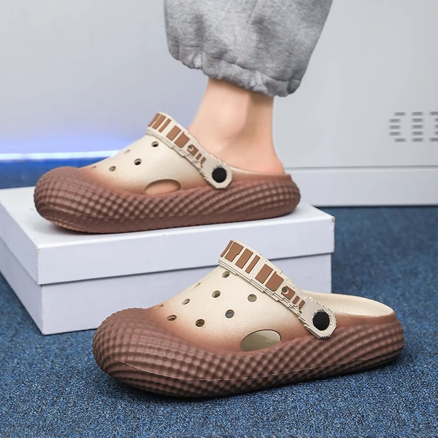 Men's and Women's Fashionable Sandals for Summer Breathable Non Slip Walking Leisure Wooden Clogs Garden Shoes Lightweight Quick Drying Beach Sandals Water Sports Shoes