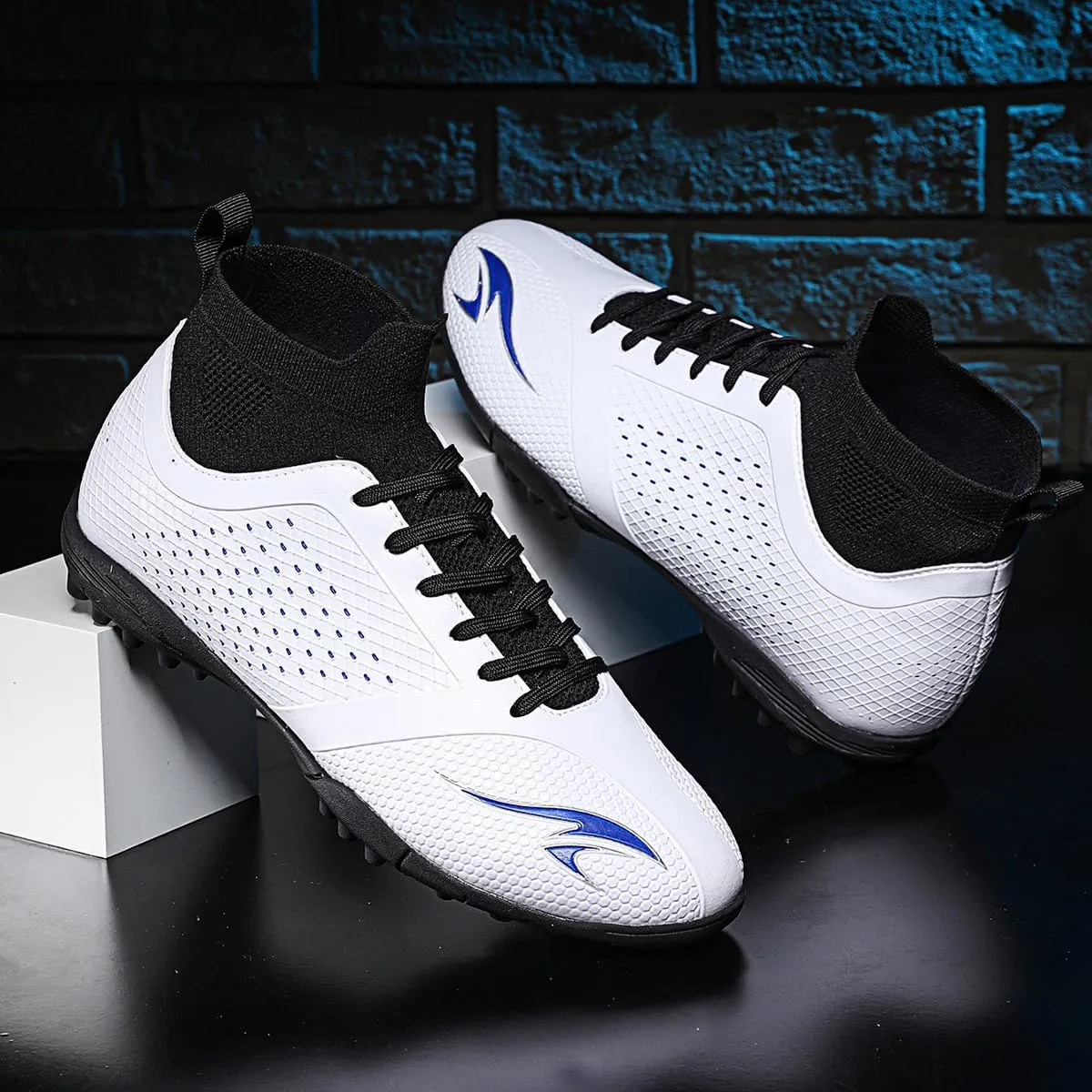 Professional Men's Outdoor Indoor Training Sports Football Shoes, Lightweight and Breathable Cleats Shoes