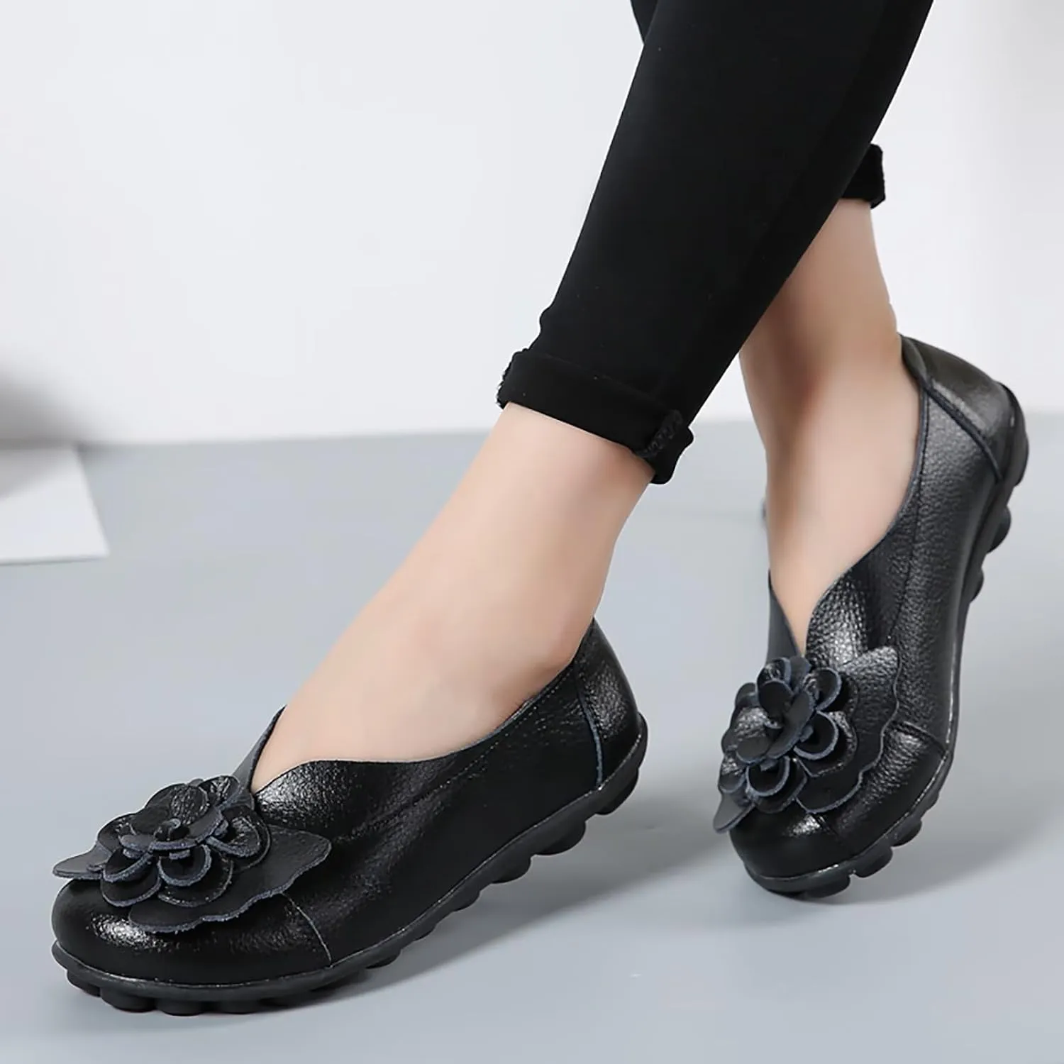 Slip on Loafers for Women Leather Flowers Loafers Comfortable Walking Work Flats Shoes Lightweight Soft Sole Flat Shoes Round Toe Summer Shoe