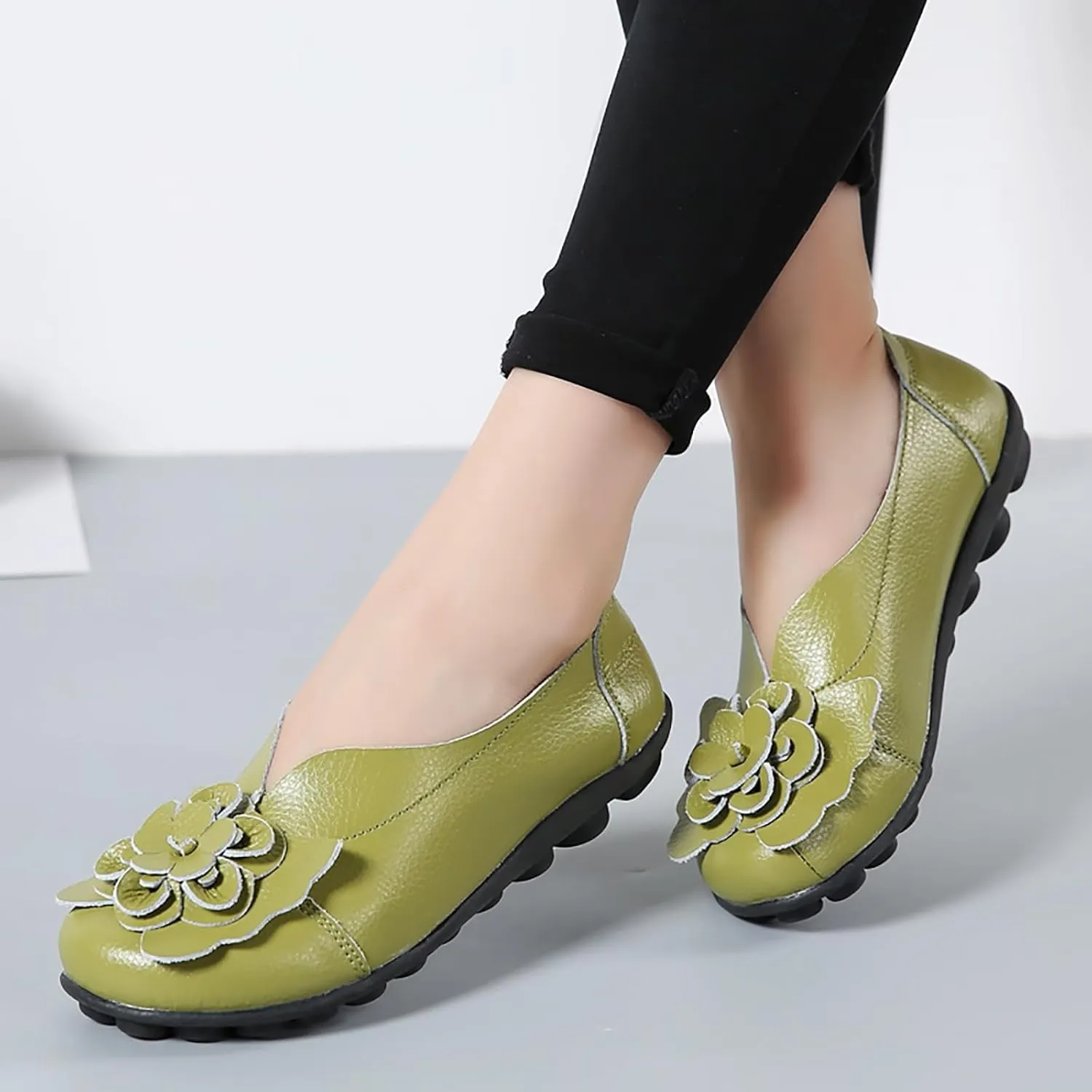 Womens Comfortable Loafers Lightweight Soft Sole Moccasins Shoes Summer Casual Slip on Flat Round Toe Driving Flats Boat Shoes