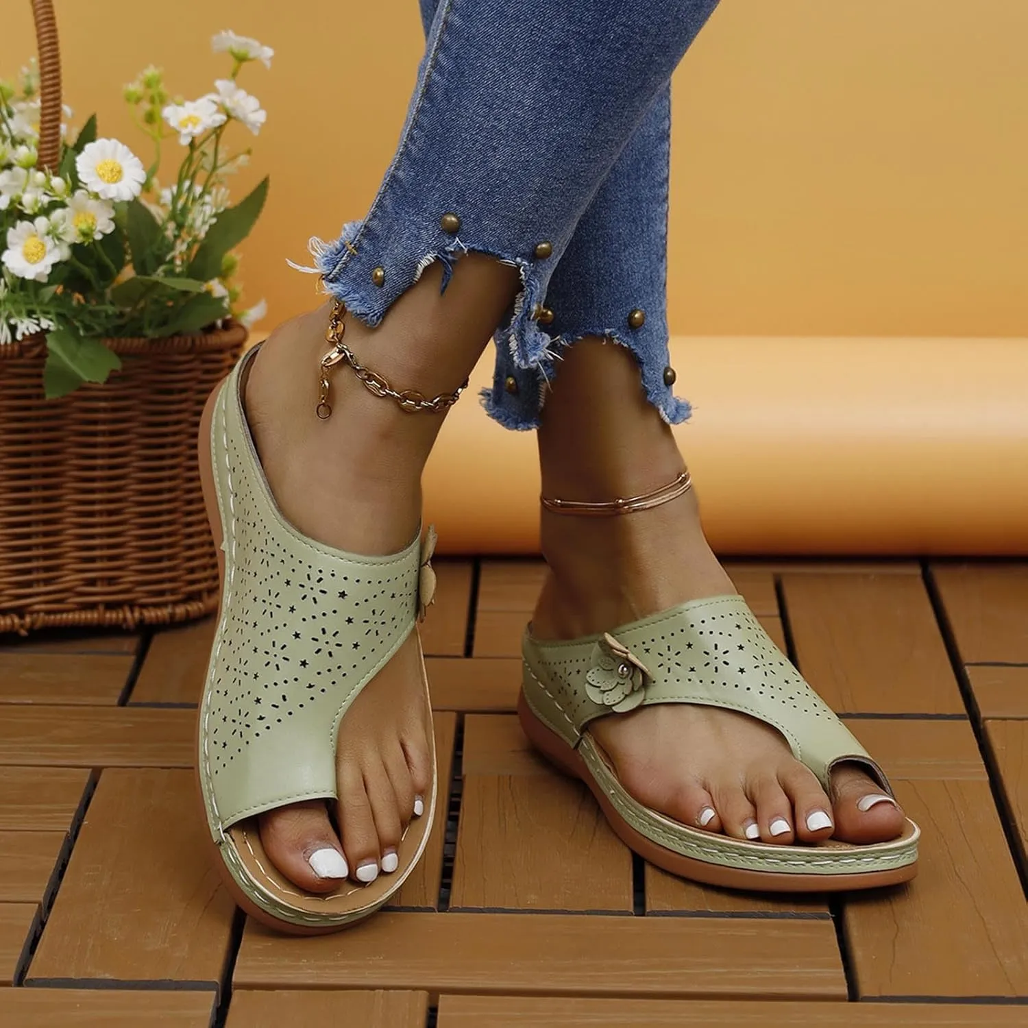Women's Plus Size Casual Flip-flops Hollow-out Wedge Heel Clip Toe Summer Beach Sandals with Arch Support Mat