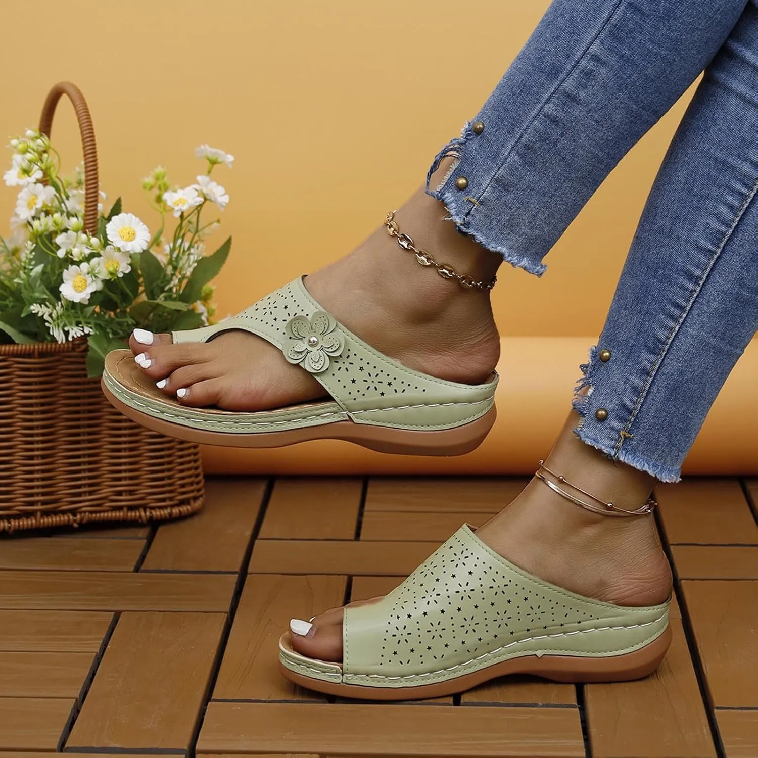Women's Plus Size Casual Flip-flops Hollow-out Wedge Heel Clip Toe Summer Beach Sandals with Arch Support Mat
