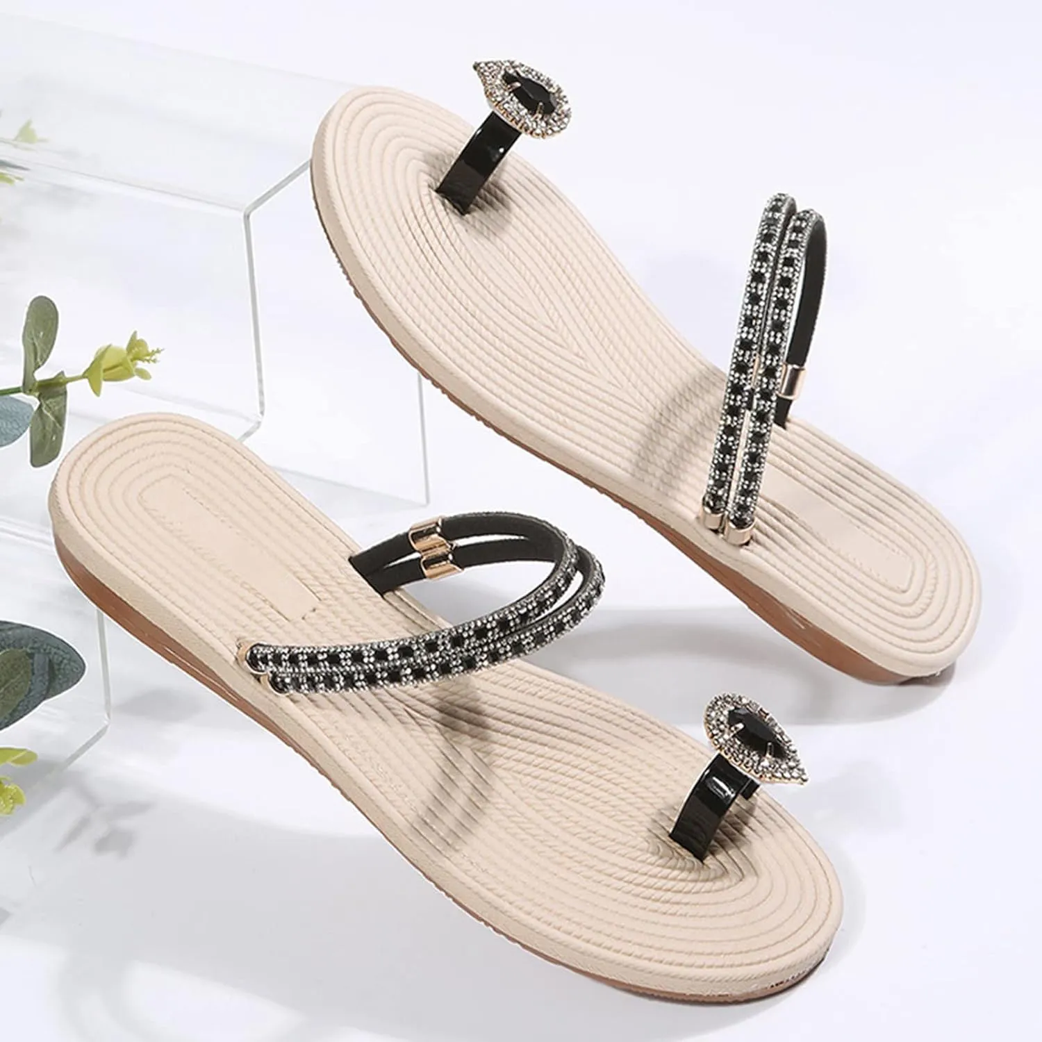 Women's Rhinestone Flat Sandals Summer Orthopedic Flip Flops with Clip Toe Ringbeadeed Rhinestone Crystal Jeweled Sandals Beach Oceanside Holiday Outdoor Slippers